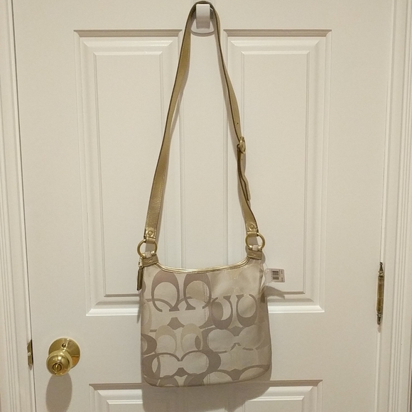 NWT Coach Signature Crossbody - Picture 6 of 10